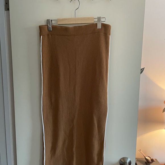 Maxi sweater skirt - Picture 2 of 2